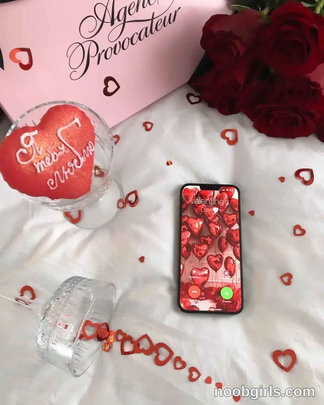 Miladystarlight (@miladystarlight) — "Don’t wait for the moment... just do it! ❤️ Happy Valentine’s Day!" in 𝓗𝓮𝓪𝓿𝓮𝓷.