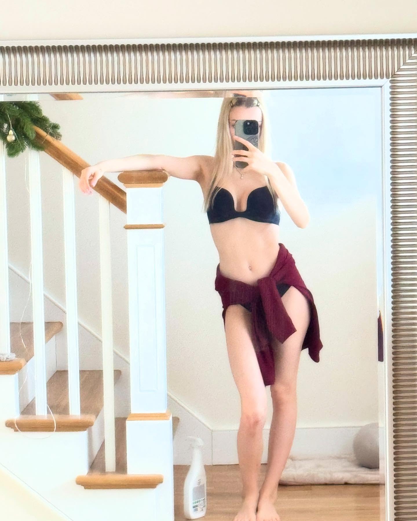 milly____ (@milly____) high-res photoshoot photo #10 — Chaturbate cam model gallery