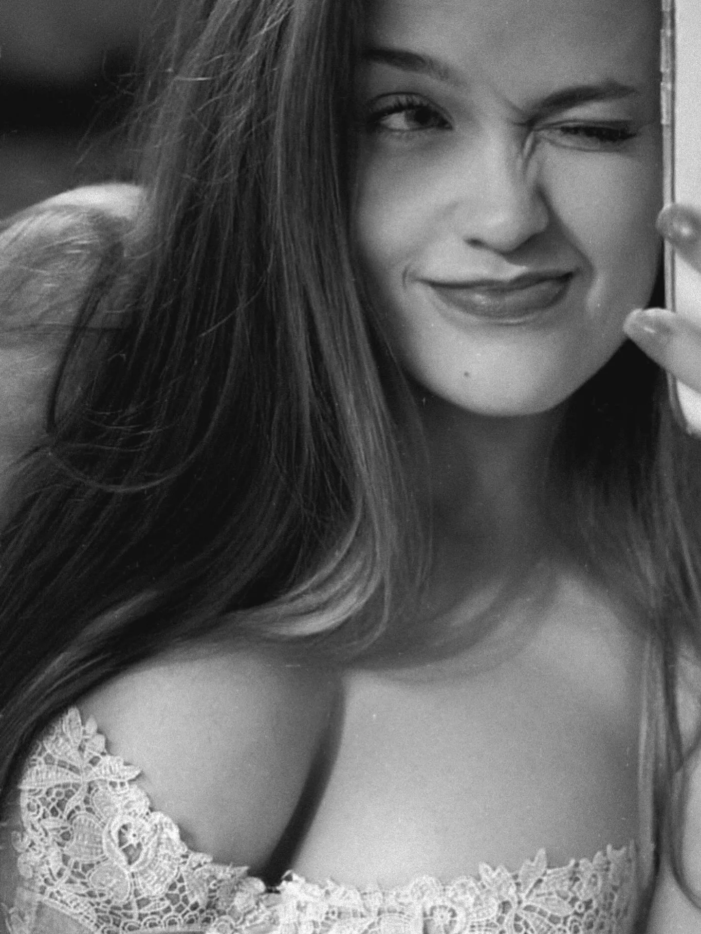 mode_bad m emily instagram real selfie — real Instagram photo