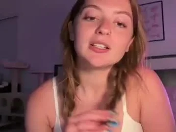 mollyxxxmoon on Chaturbate