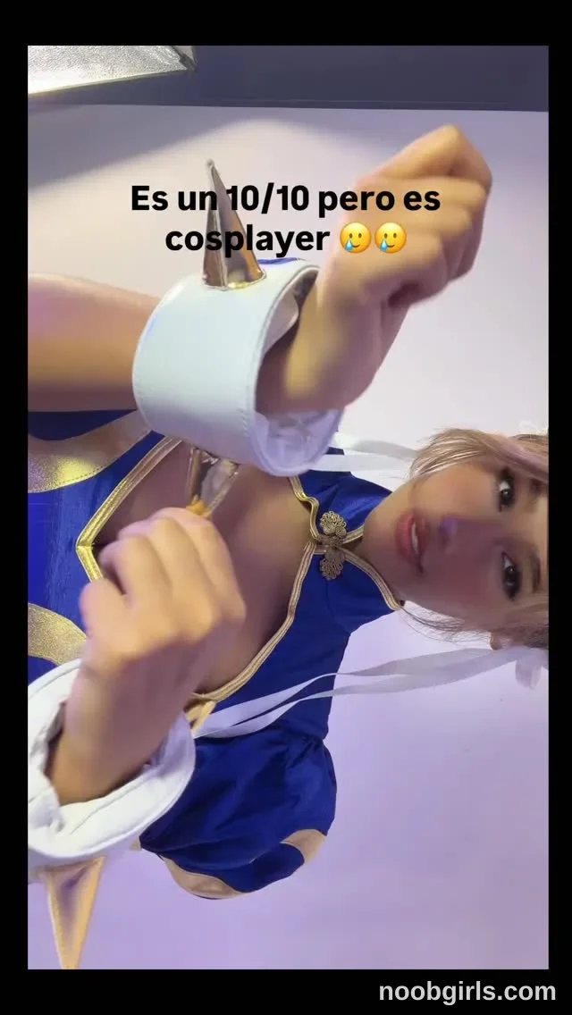 moonssslh (@moonssslh) — "Hacer cosplay es mi maldicion y mi bendicion 😂😂"