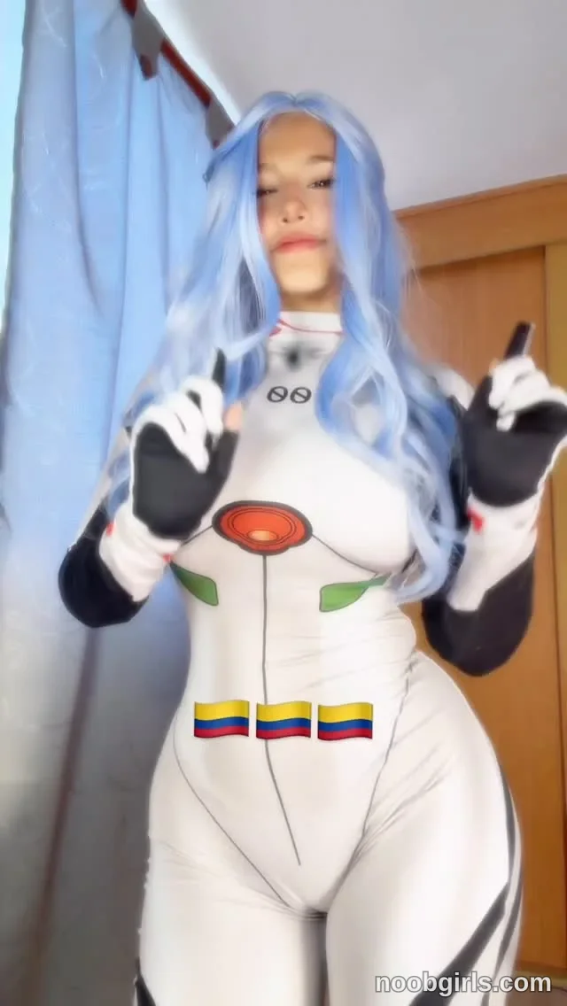 moonssslh (@moonssslh) — "Colombian rei ayanami 😇"