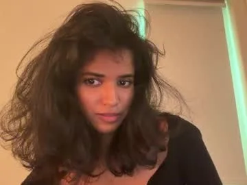 mriea_ streaming live frame — Chaturbate cam girl