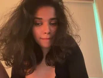 mriea_ webcam live moment — Chaturbate cam girl