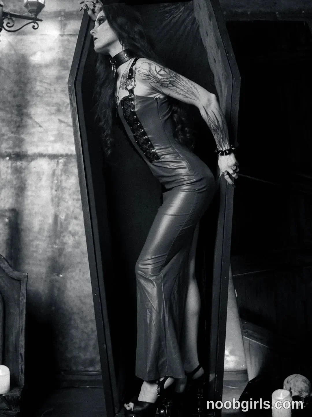 nelle_ (@nelle_) — "Perfection in the Darkness / Loc @moonstone_nsk Heels @pleasershoes Hair &…"