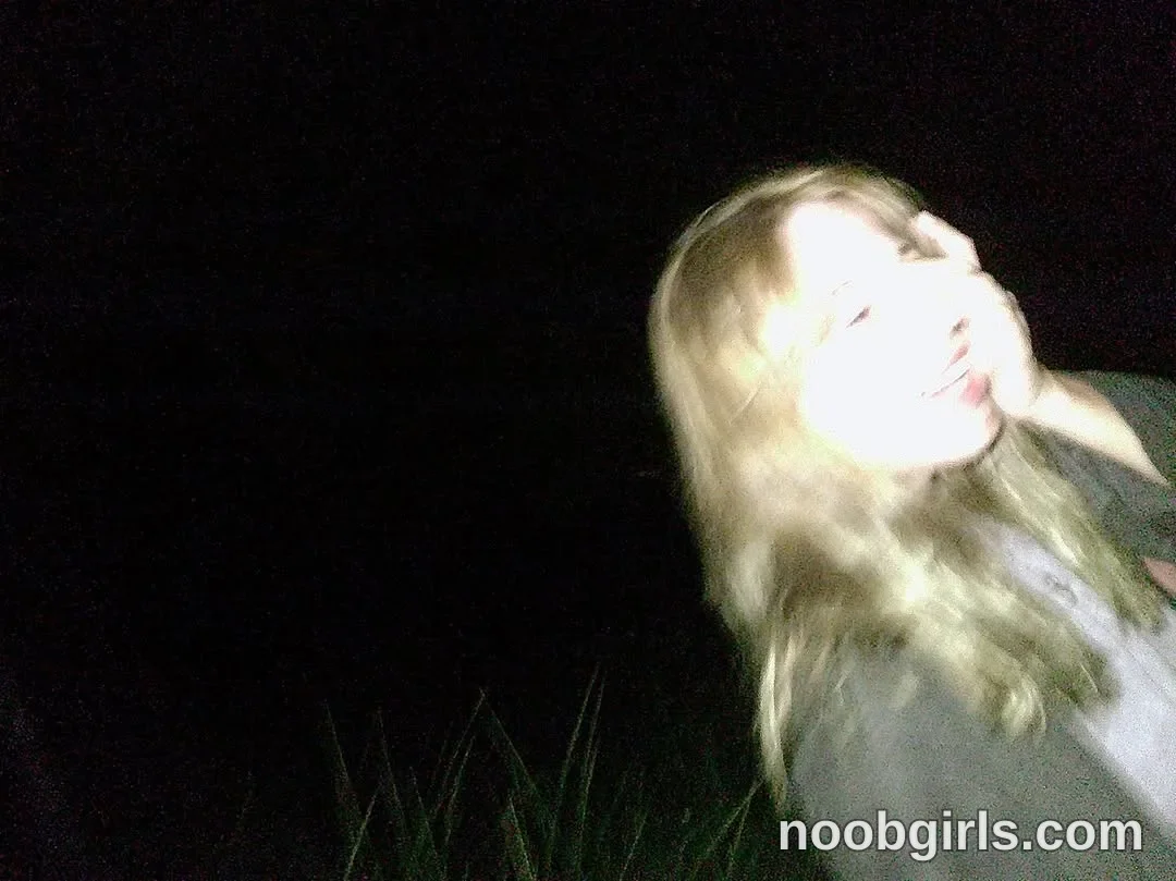 Devi (@night_jelly) — "Сразу видно, автор на крокодиле"