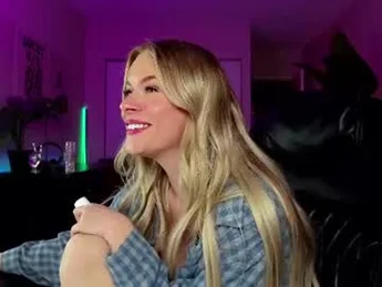oliviaowens owens cam show screenshot — Chaturbate cam girl