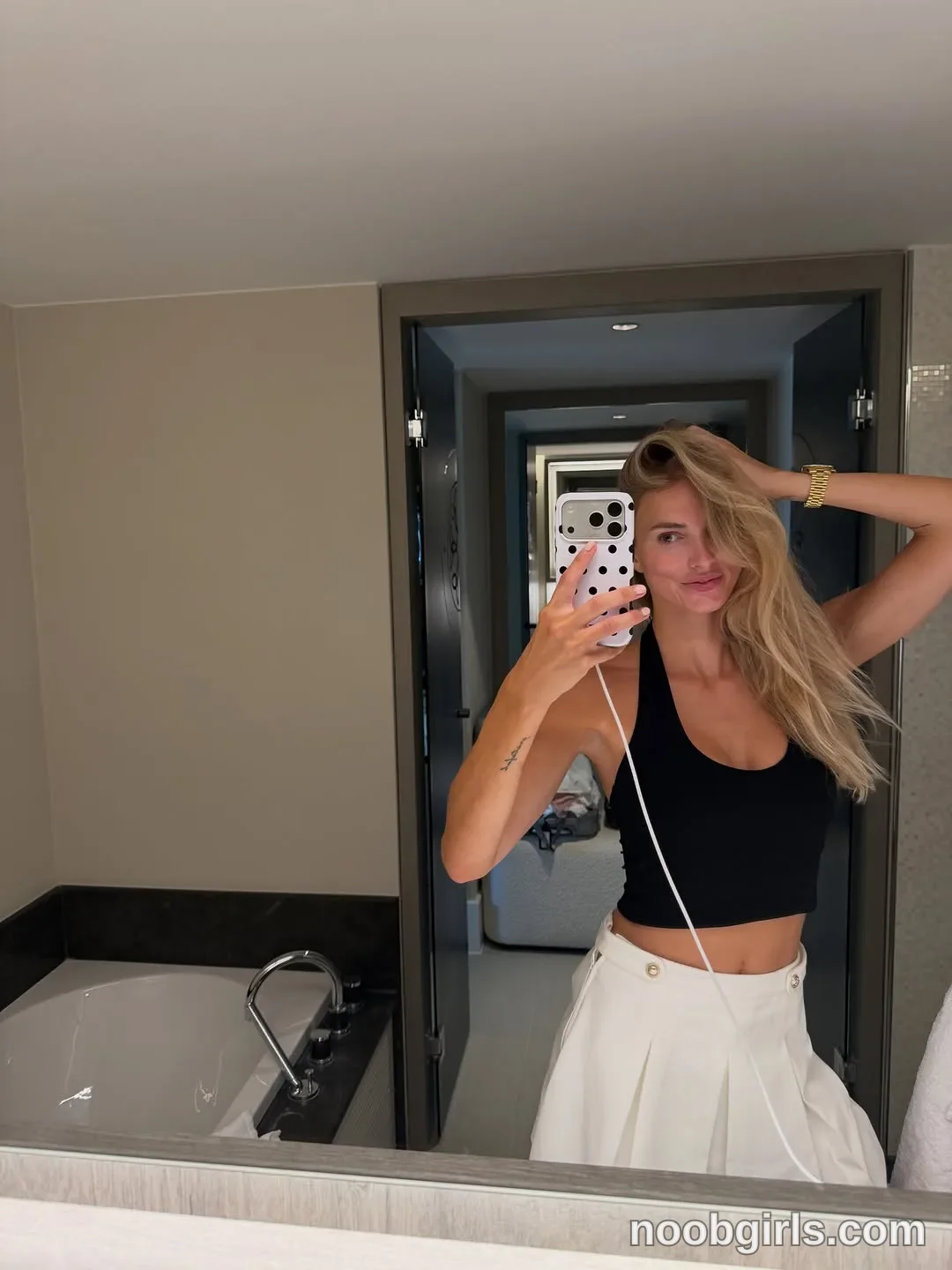 Xena (@onlyxlicious_cb) in Belgium, Europe