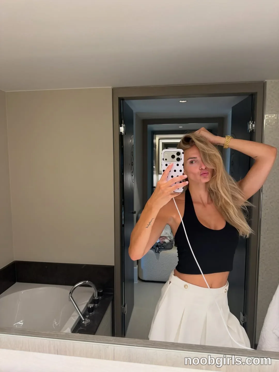 Xena (@onlyxlicious_cb) in Belgium, Europe
