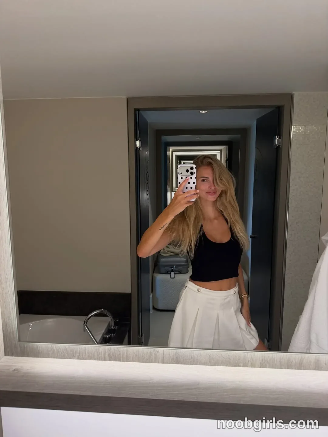 Xena (@onlyxlicious_cb) in Belgium, Europe