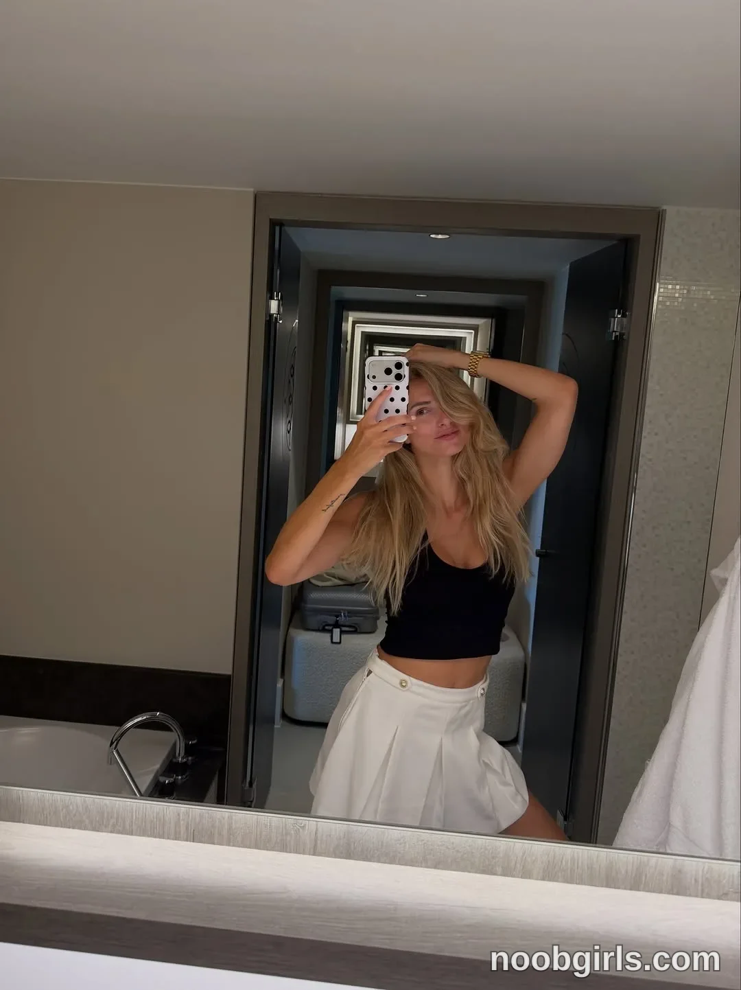 Xena (@onlyxlicious_cb) in Belgium, Europe
