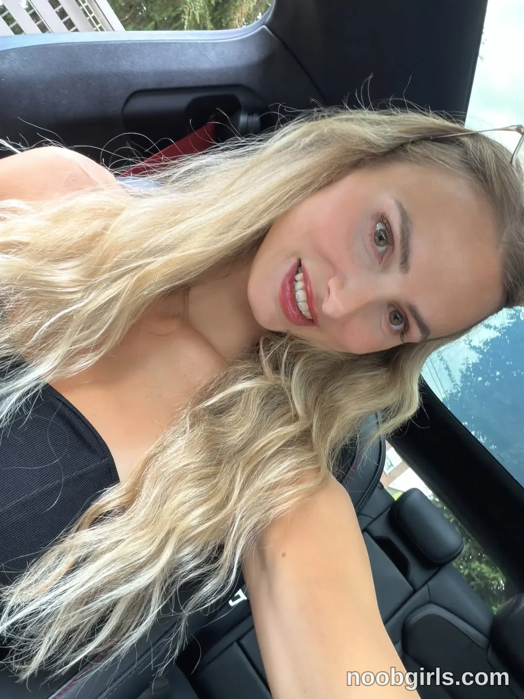 Xena (@onlyxlicious_cb) — "Hi you🤗🤗😘" in Belgium, Europe