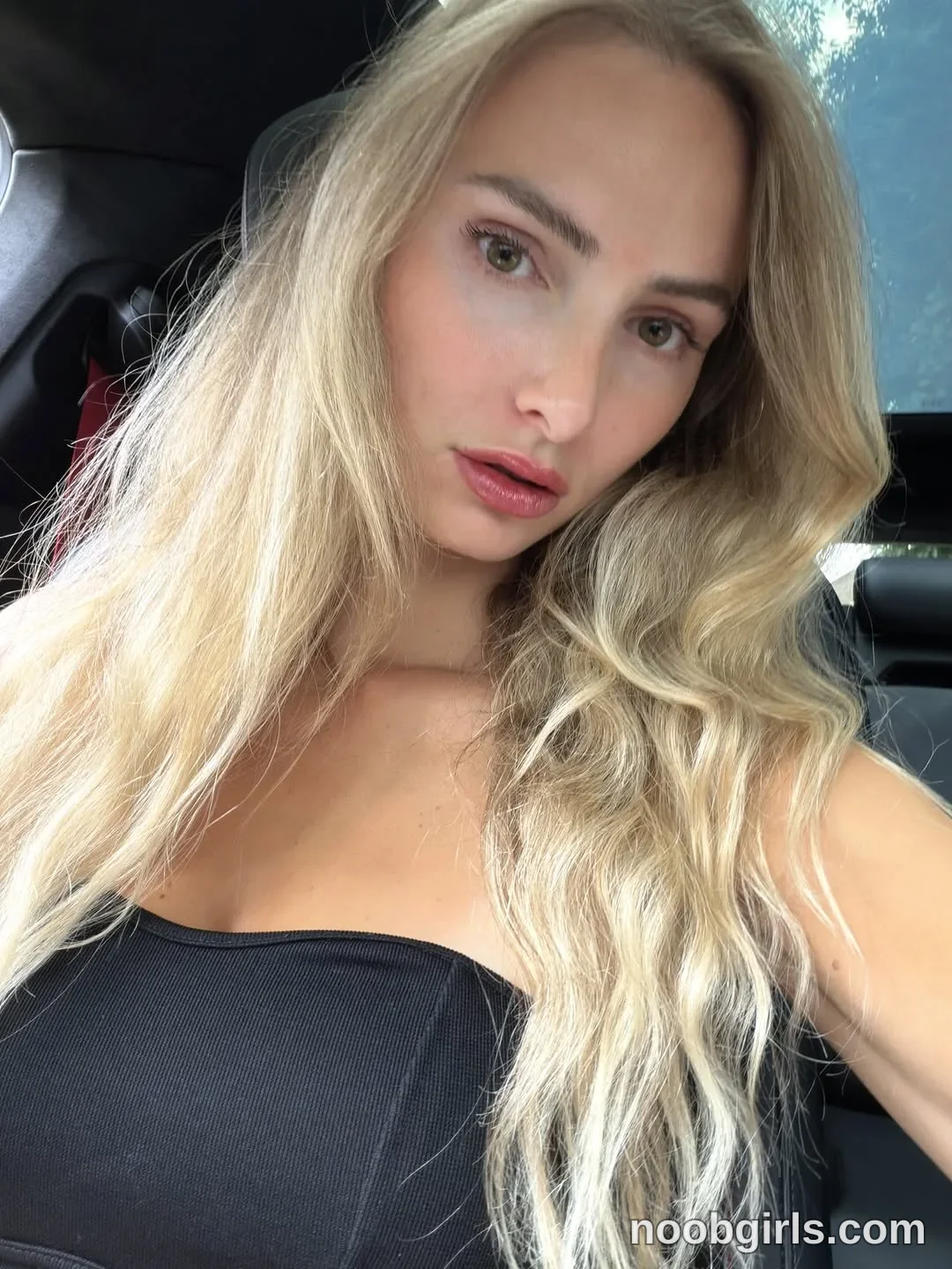 Xena (@onlyxlicious_cb) — "Hi you🤗🤗😘" in Belgium, Europe