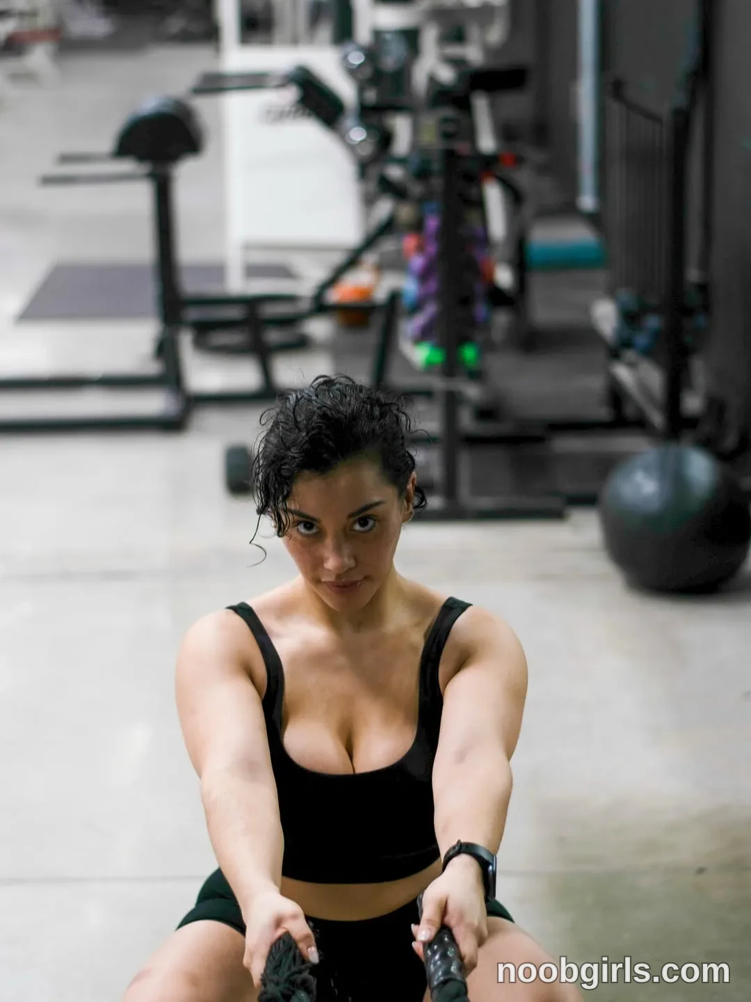 Portiapiers (@peachsundae) — "Put this song on and pretend I'm your personal trainer"