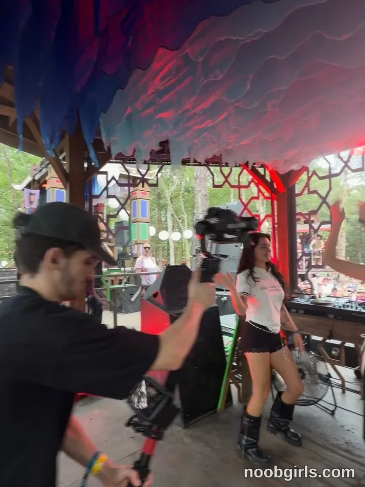 Cassidy (@queencassidyy) — "Bestied so hard this weekend it should be a crime" in Elements Music & Arts Festival