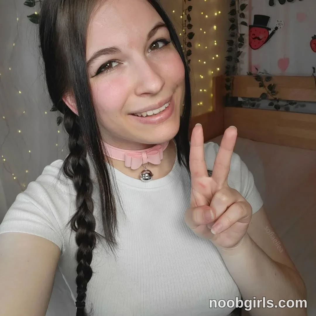 rawstrawberry (@rawstrawberry) — "Can I call you my cute potato? 🥔💚 Let's be potatoes together!" in New York