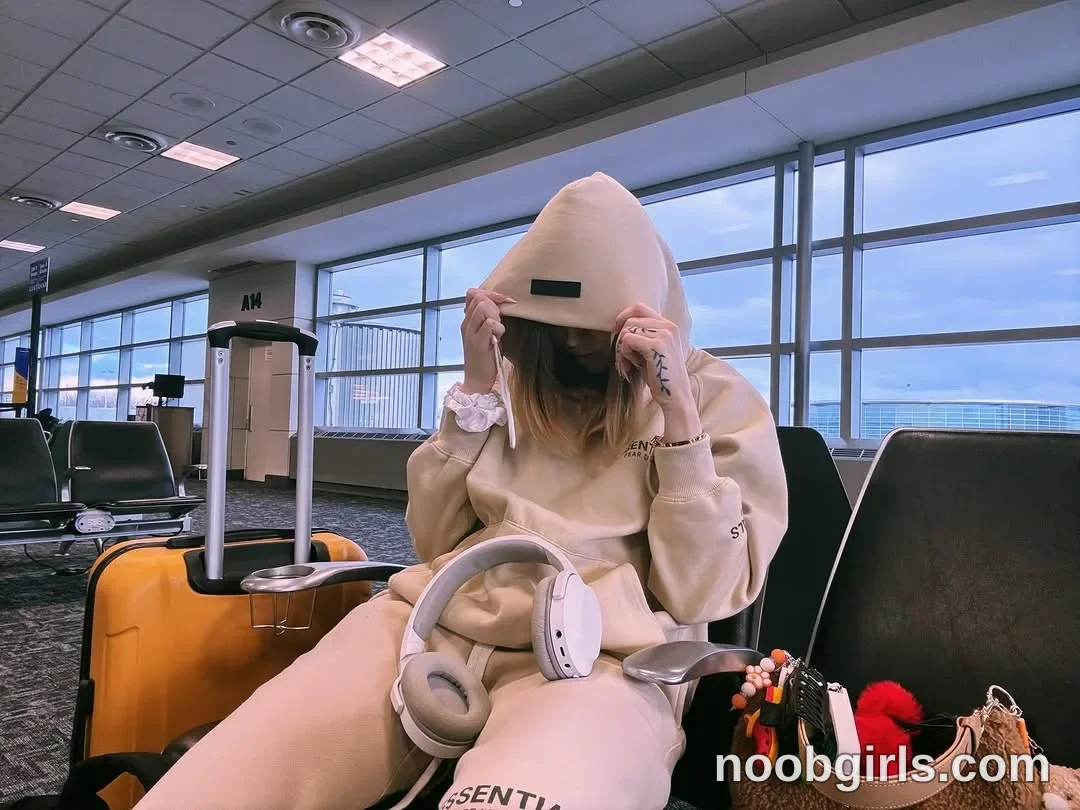 Amber (@richhousewives) — "Thoughts? None." in Miami International Airport - MIA