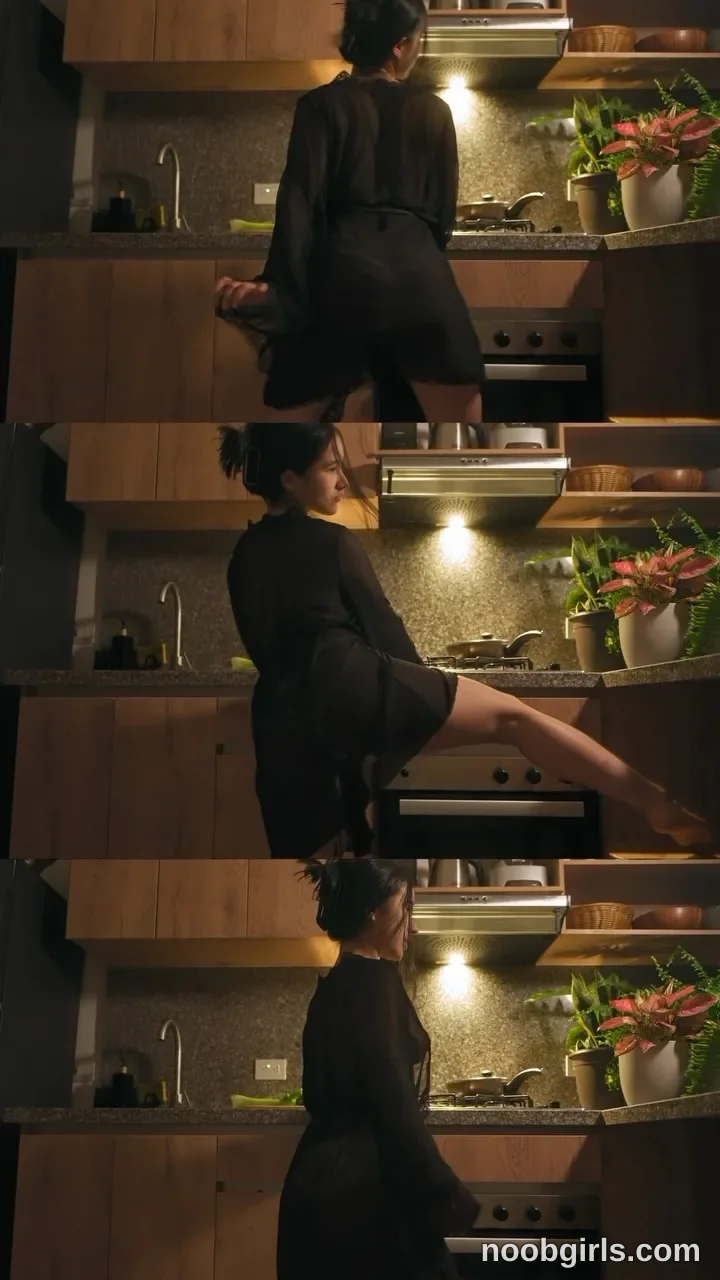 Behind the Screens with sensualcherry_ reel: New challenge!!! Try to focus on all clips at the same timeβ¦