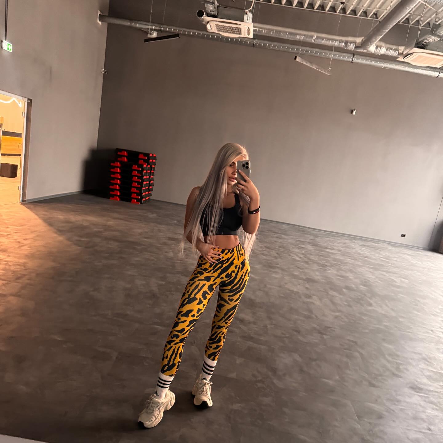serene_sophiex (@serene_sophiex) high-res photoshoot photo #10 — Chaturbate cam model gallery