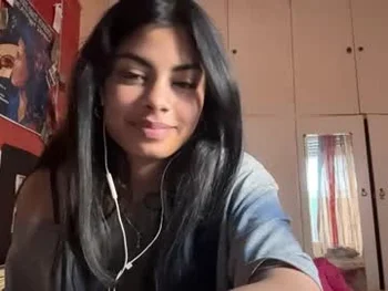 shirleendurrah chaturbate live screenshot — Chaturbate cam girl