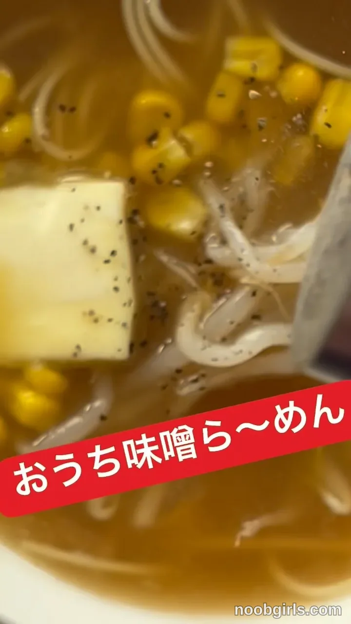 silviajpn reel: 【マルタイラーメン】🍜ワンパンで簡単！コーン🌽もやしの味噌バターラーメン🧈✨うますぎて箸が止まらない🥢…