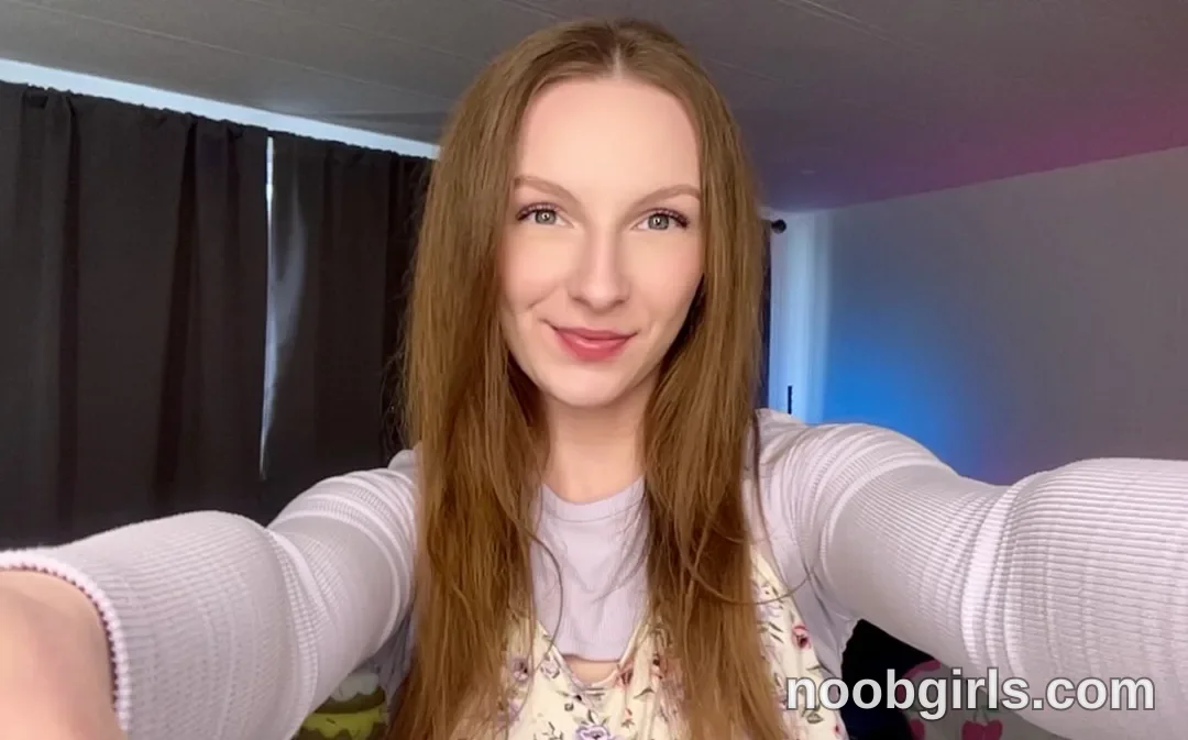 skyewatson (@skyewatson) high-res photoshoot photo #10 — Chaturbate cam model gallery