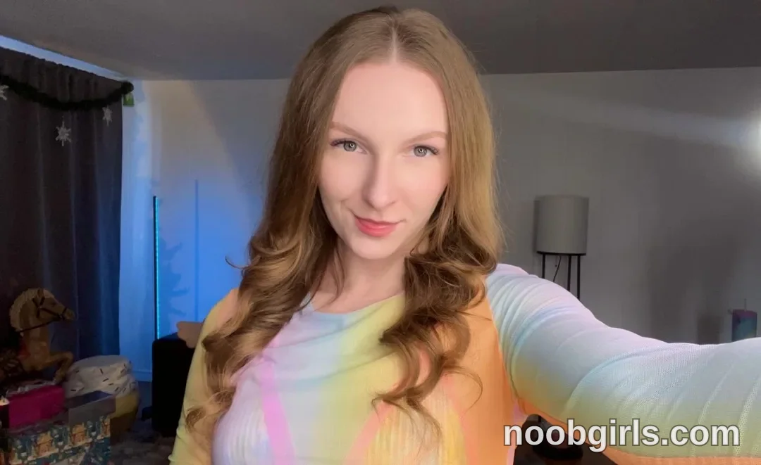 skyewatson (@skyewatson) high-res photoshoot photo #4 — Chaturbate cam model gallery