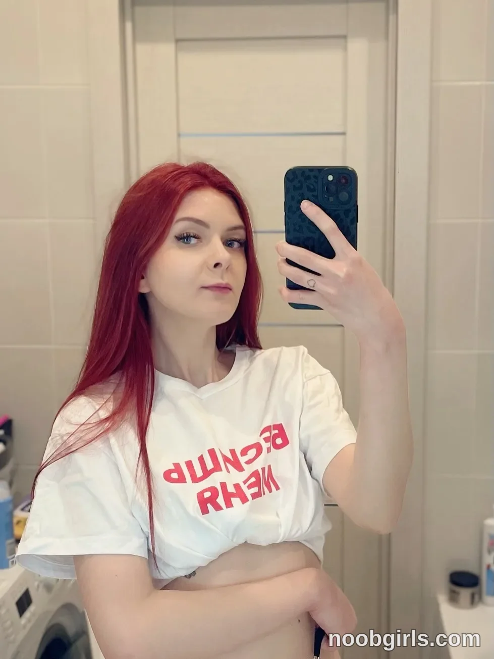 Naomi (@skymuse_) — "What do you think of my new hair color? 😏"