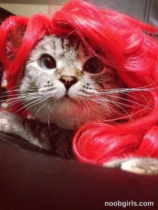 Naomi (@skymuse_) — "What do you think of my new hair color? 😏"