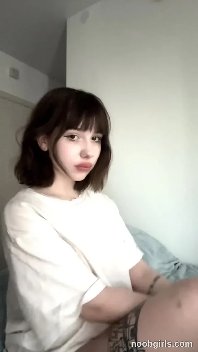 Jo (@sleepycode002) — "do you think I look good?..."