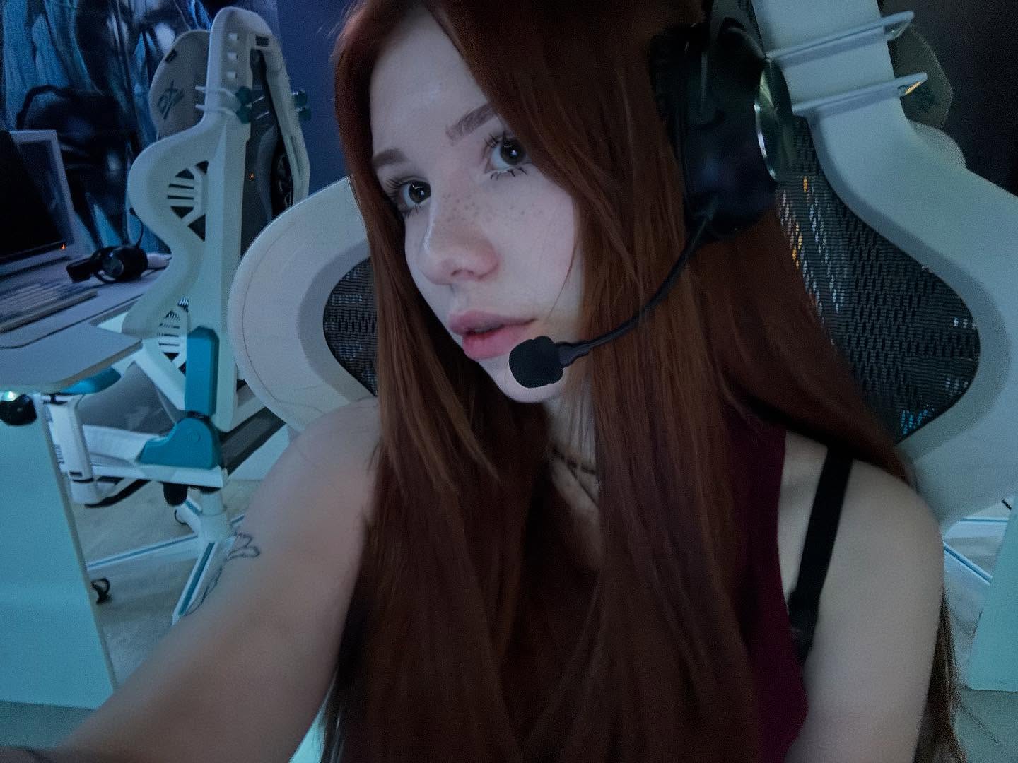 sleepycode002 exclusive photo gallery image #9 — Chaturbate streamer profile