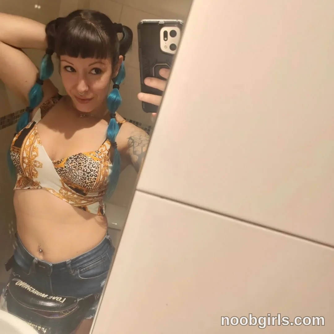Sofi Mora (@sofi_mora) — "Voy a postear algo no?"