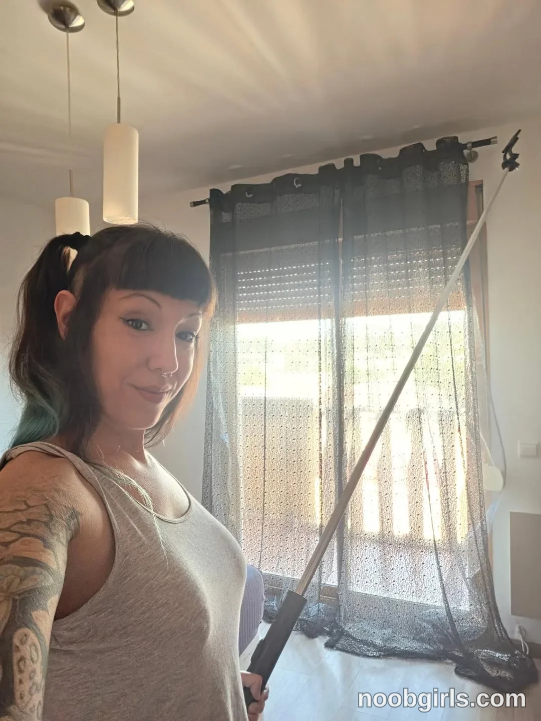Sofi Mora (@sofi_mora) — "Estaba harta de q se me quedara corto el palo selfie asi q me he pillado uno de…"