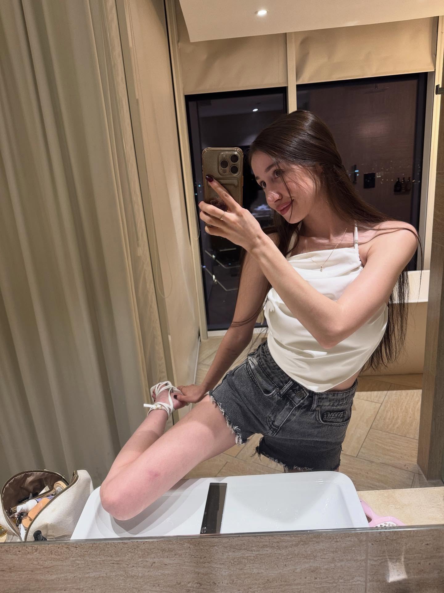 sunny_maria exclusive photo gallery image #3 — Chaturbate streamer profile