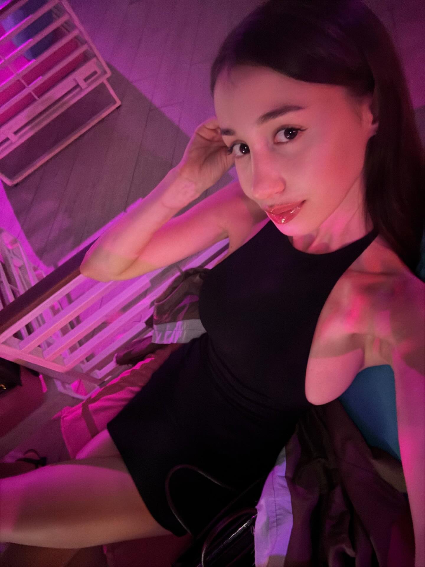 sunny_maria exclusive photo gallery image #21 — Chaturbate streamer profile