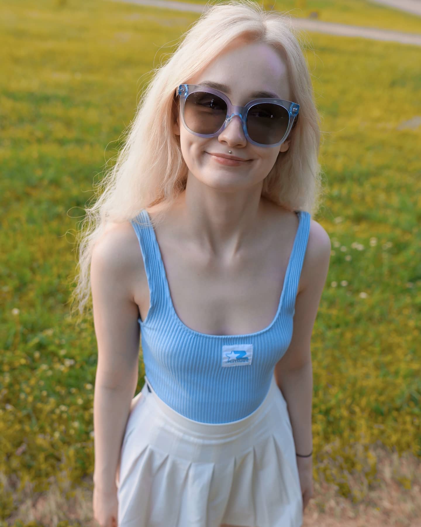 sunnyfia (@sunnyfia) high-res photoshoot photo #4 — Chaturbate cam model gallery