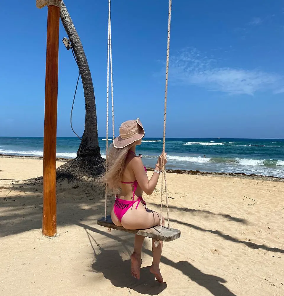 sunnyfia exclusive photo gallery image #15 — Chaturbate streamer profile