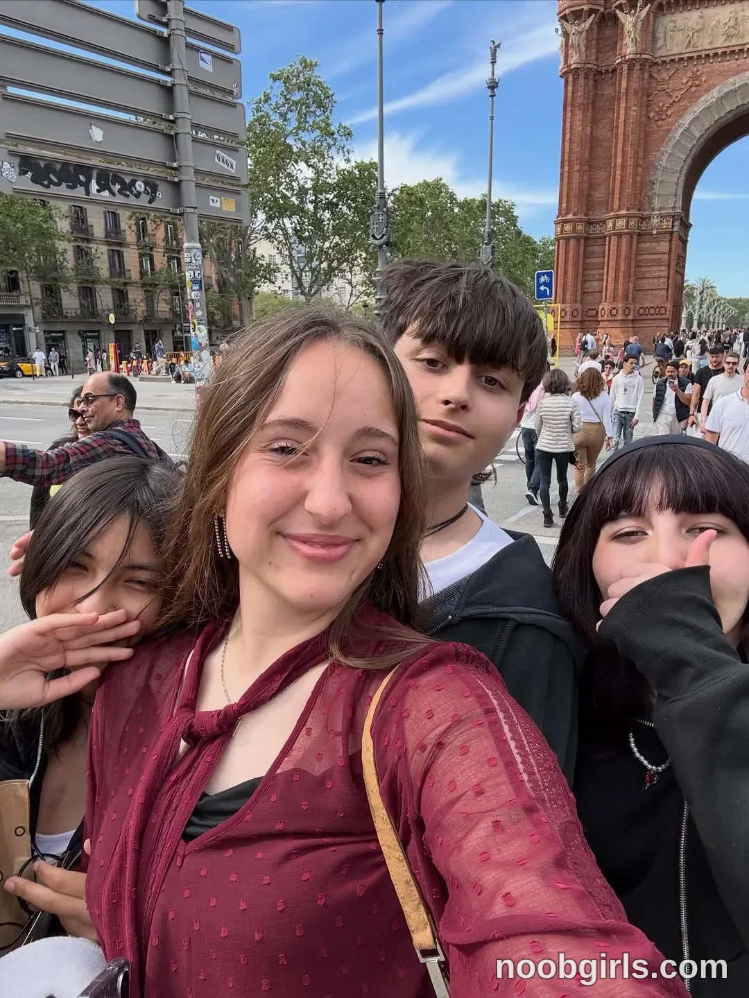 FANCLUB Only tokens (@sunshine_girl9) — "abril photodump 💕"