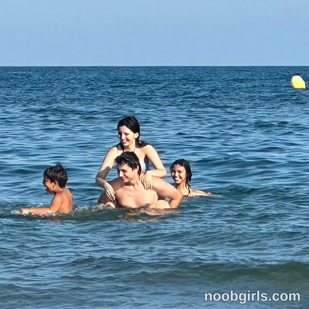 FANCLUB Only tokens (@sunshine_girl9) โ "june photodump ๐"
