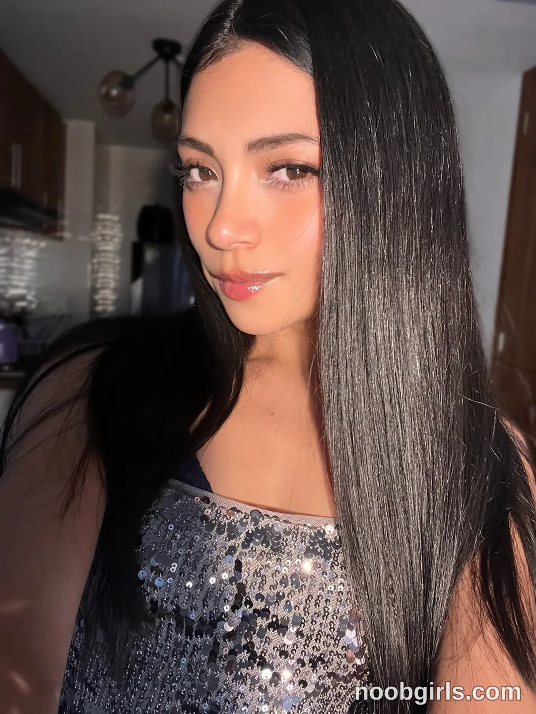 sweet_littleee (@sweet_littleee) high-res photoshoot photo #10 — Chaturbate cam model gallery