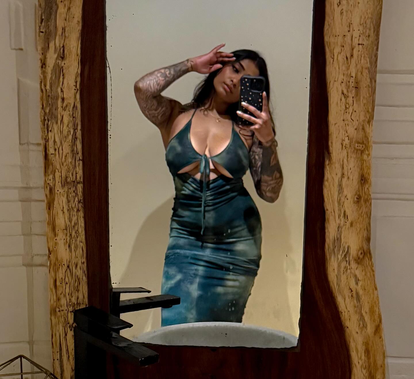 Karma Sutra @sweetkarmababy (@sweetkarmababy) high-res photoshoot photo #10 — Chaturbate cam model gallery