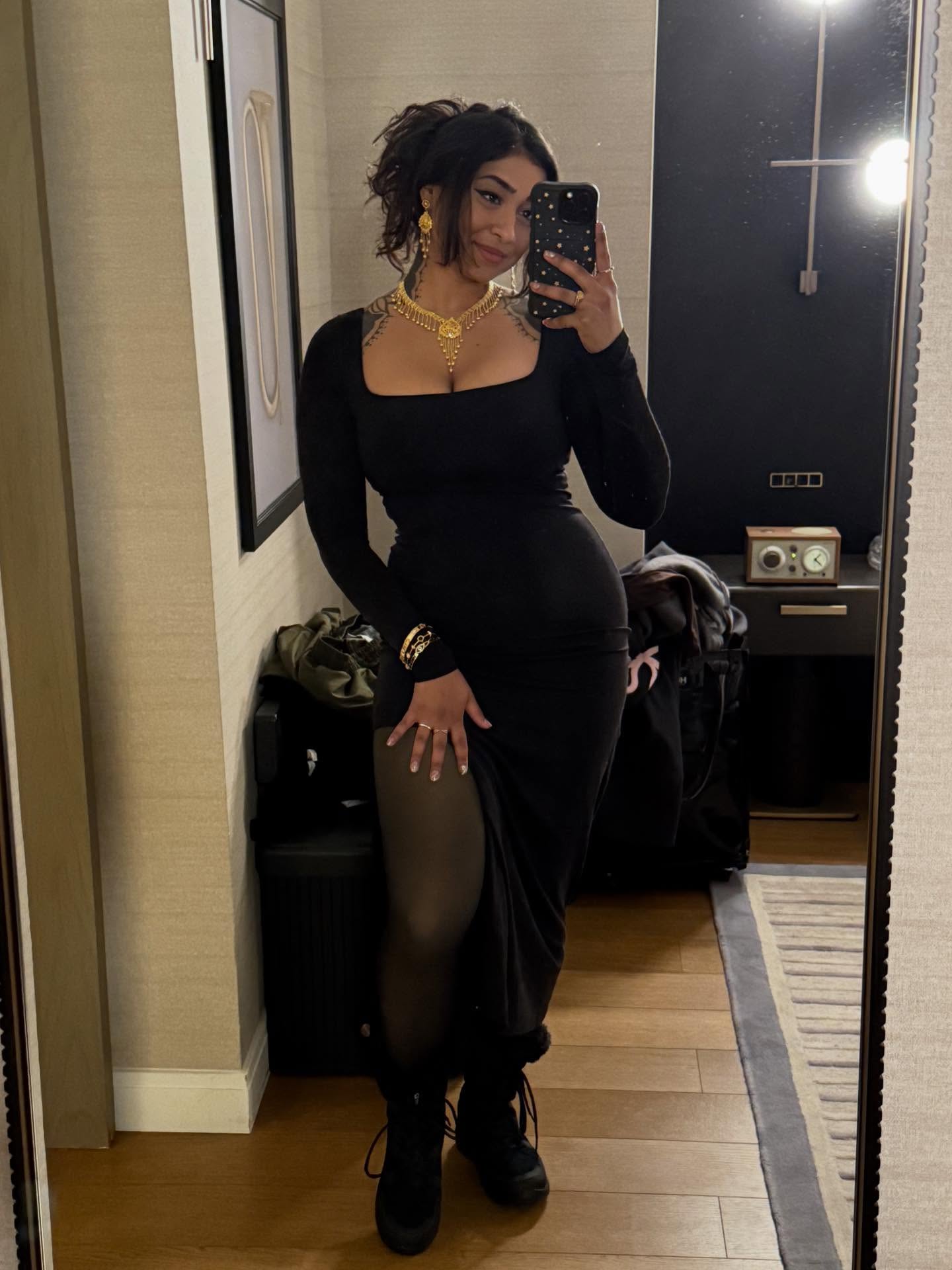 Karma Sutra @sweetkarmababy verified Instagram photoshoot picture #14 — live cam model review