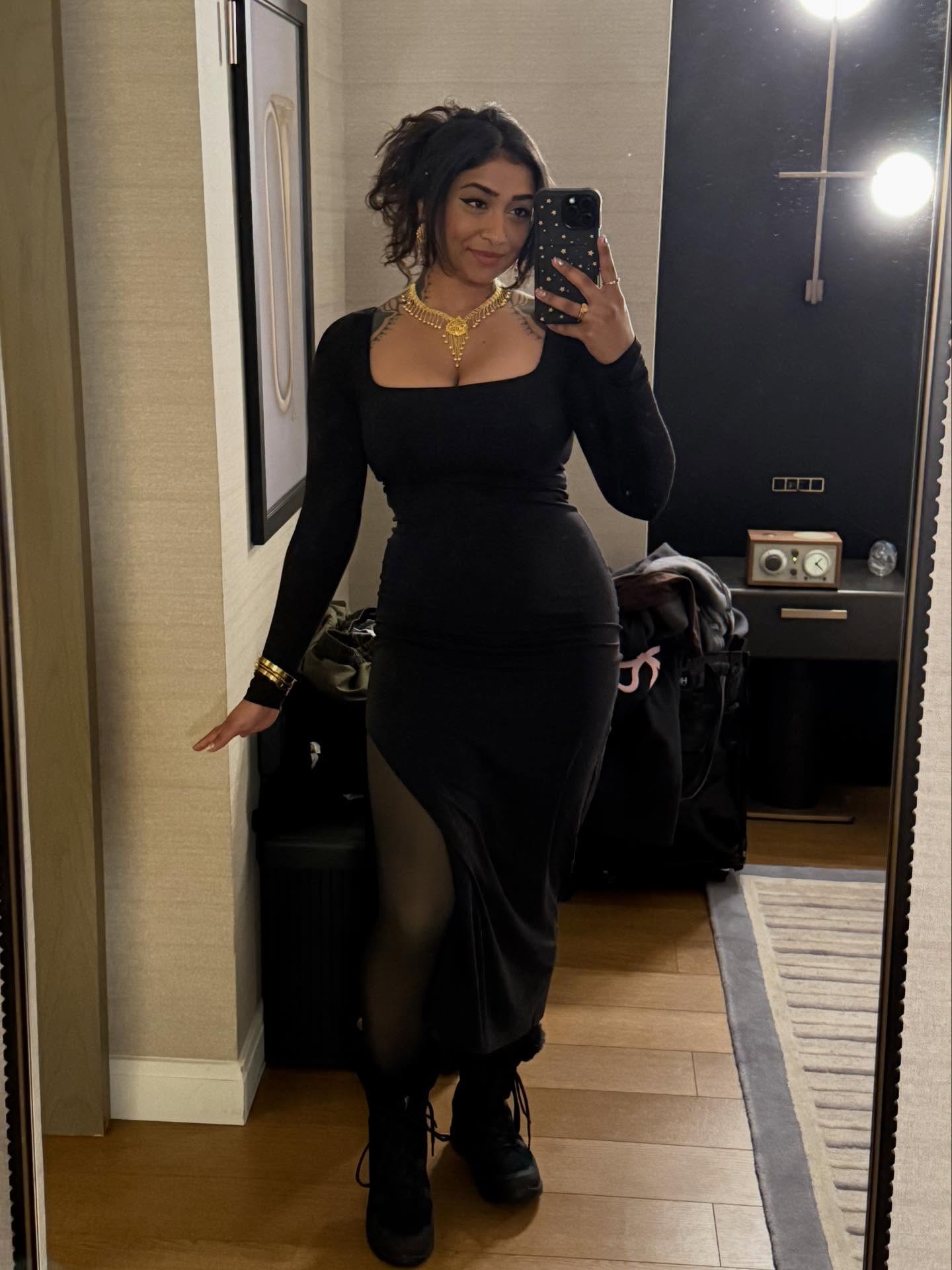 Karma Sutra @sweetkarmababy verified Instagram photoshoot picture #32 — live cam model review