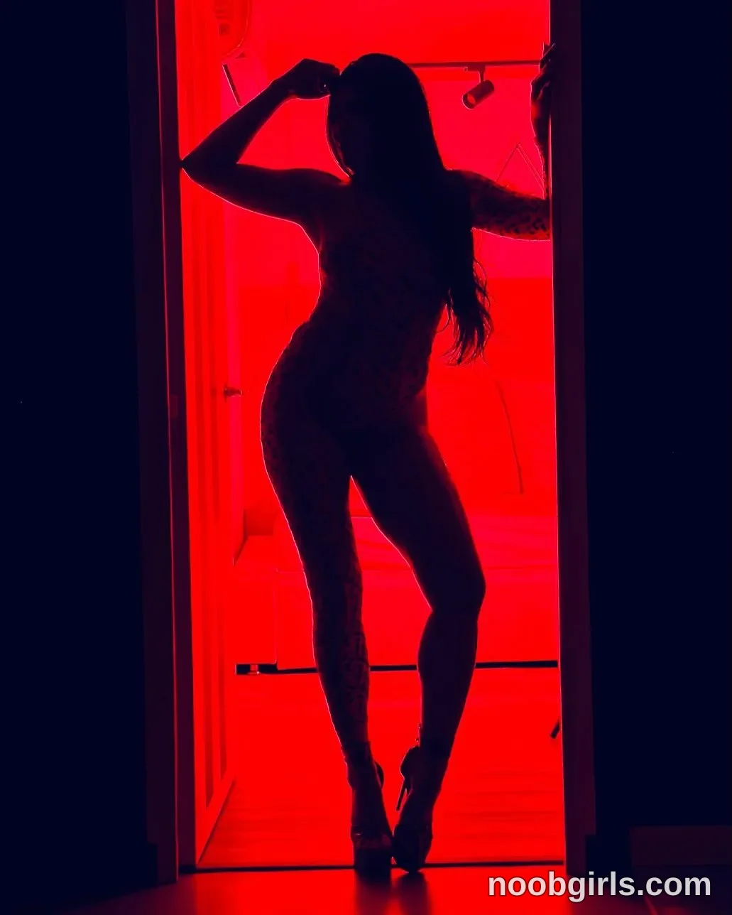 Liss (@sweetsunflower_) — "Do you dare to discover what is hidden behind the shadow?"