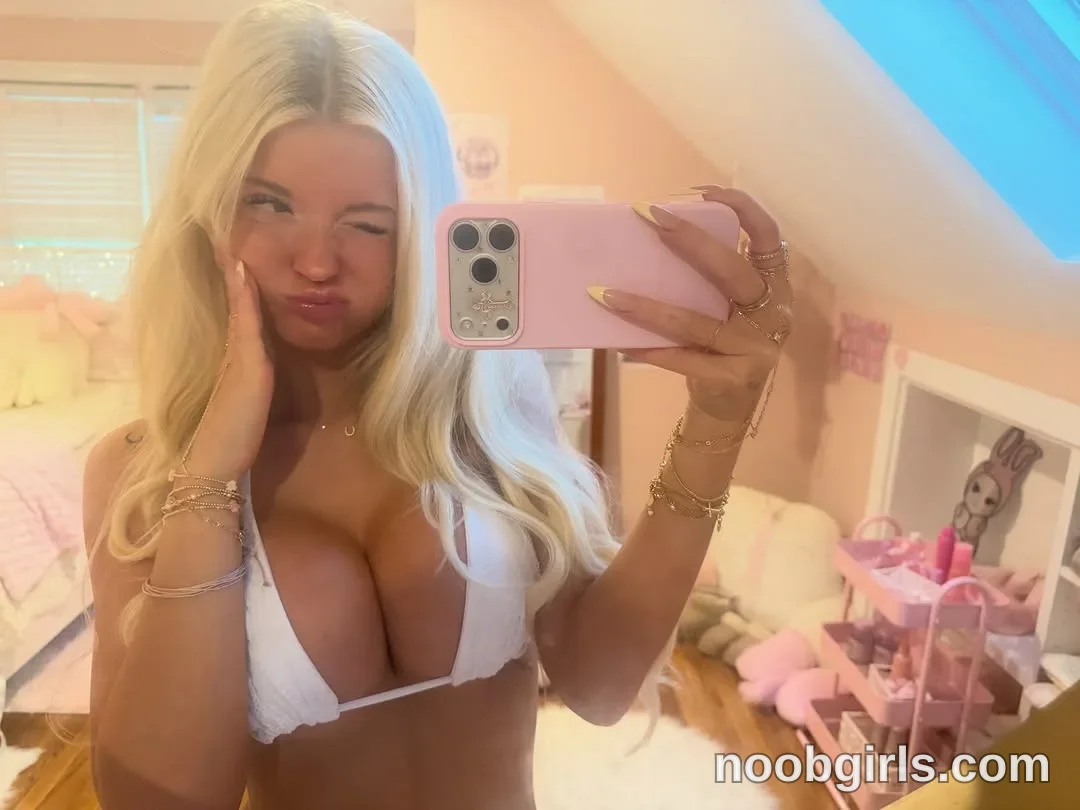 Syd (@sydneyadkisson) — "sweet like that ♡☁️"