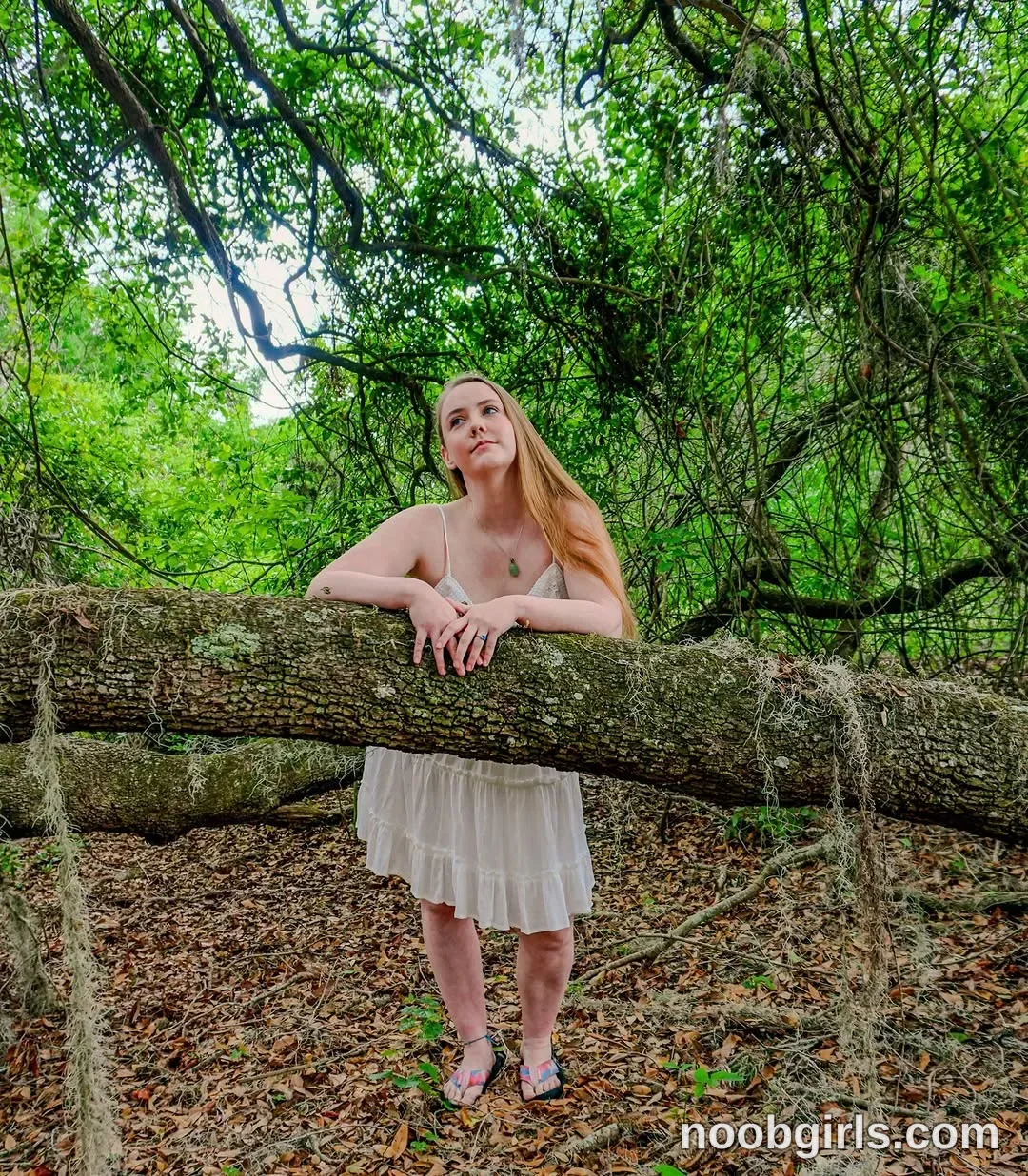 Syndica (@syndica) — "💕It’s my birthday month!💕 turning 29 on June 29th!💕🥳💕🌈💕🎂💕💕💕💕💕 ♋️"