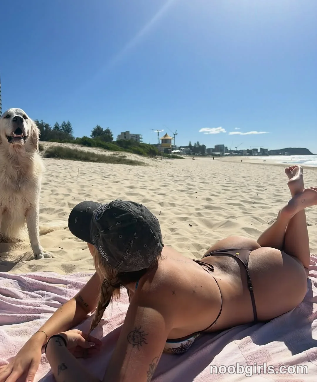 Teish (@teishh) — "much needed beach day w my pookies" in Gold Coast, Queensland