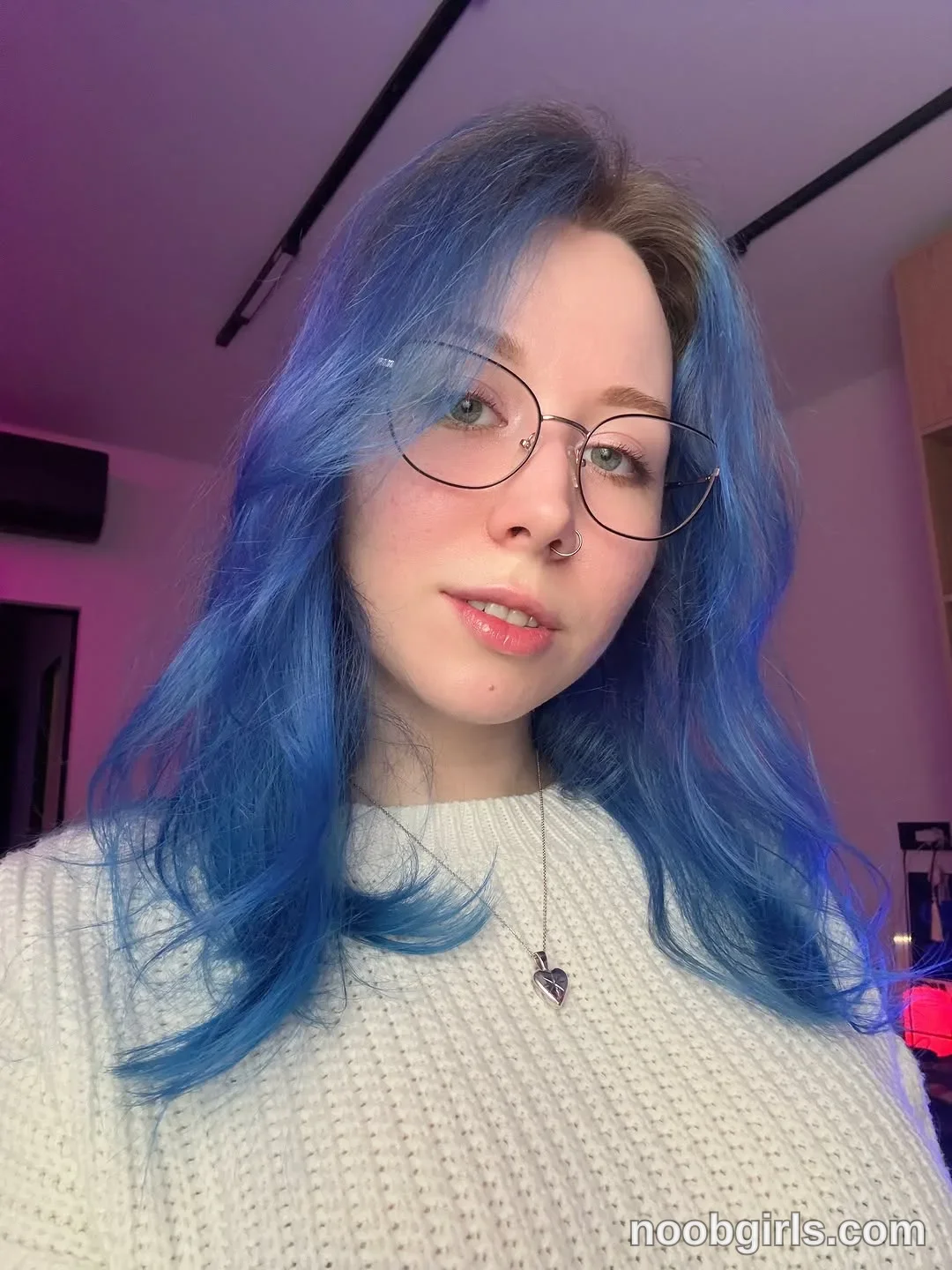 theblue_moonie (@theblue_moonie) — "I would never cheat on me"