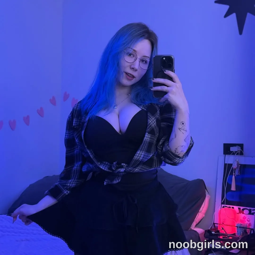 theblue_moonie (@theblue_moonie) — "last pic is my favorite, what about you?"