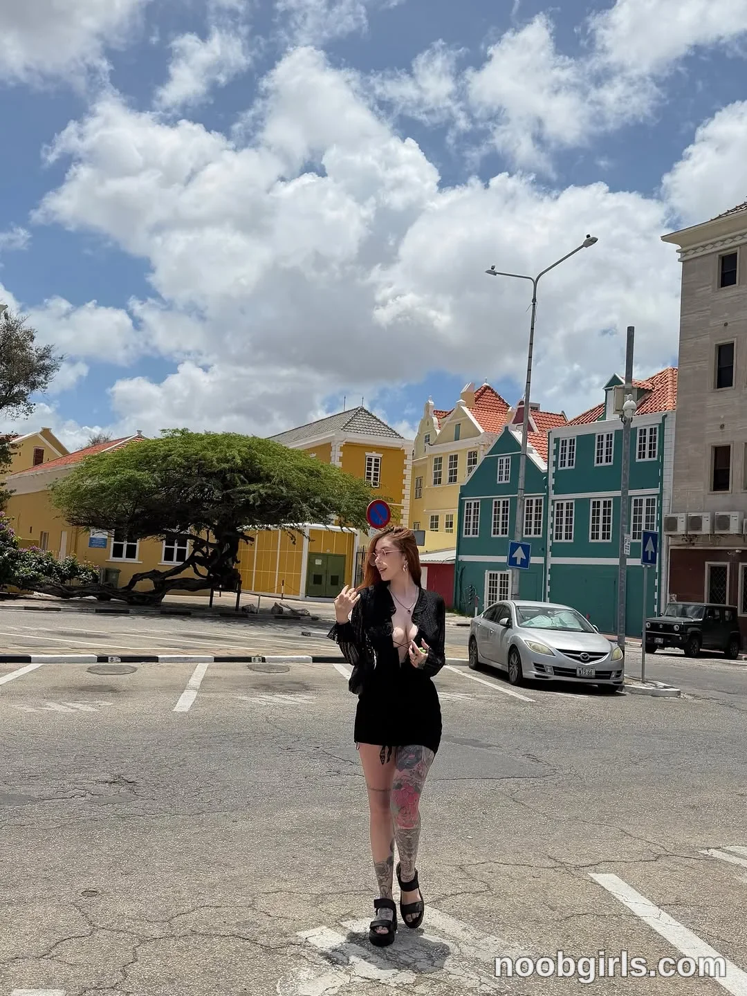 Alicia (@thecosmicgirl) — "Trágame tierra y escúpeme allá de nuevo 🥺✨"
